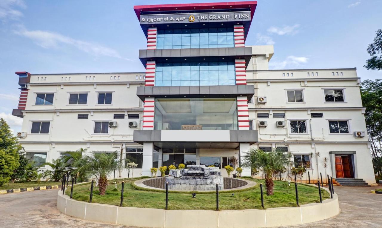 Grand Jp Inn Near 2 Km From Gundlupet Bus Stand Ngoại thất bức ảnh