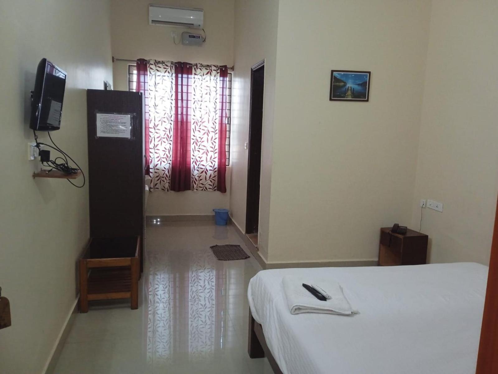 Grand Jp Inn Near 2 Km From Gundlupet Bus Stand Ngoại thất bức ảnh